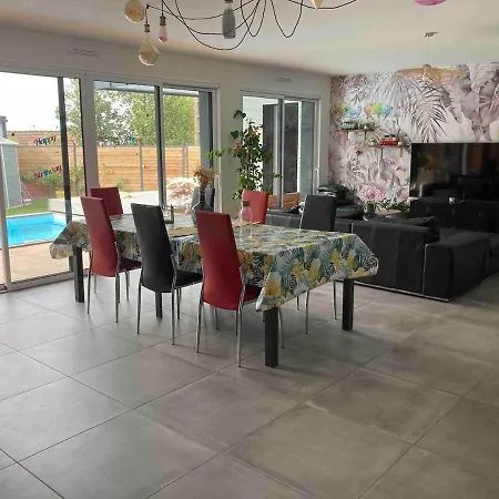 Cozy House With Heated Pool Maison Avec Piscine *
