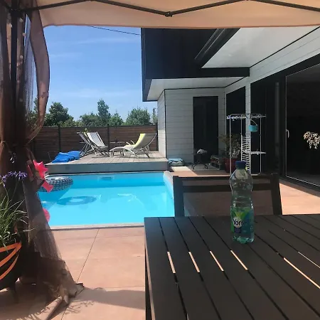 Cozy House With Heated Pool Maison Avec Piscine Σπίτι διακοπών *