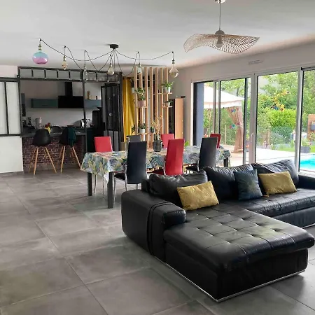 Σπίτι διακοπών Cozy House With Heated Pool Maison Avec Piscine *