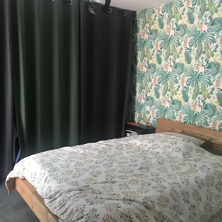 Dom wakacyjny Cozy House With Heated Pool Maison Avec Piscine Savenay